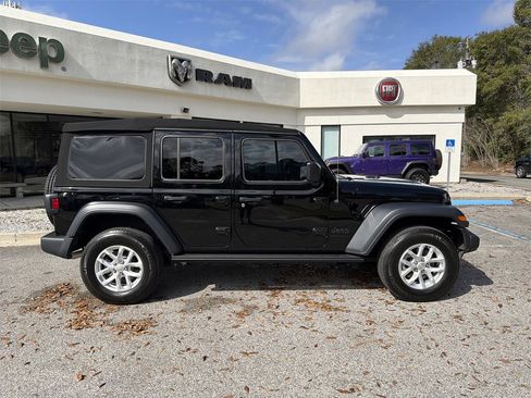 Used 2023 Jeep Wrangler Sport S image 4