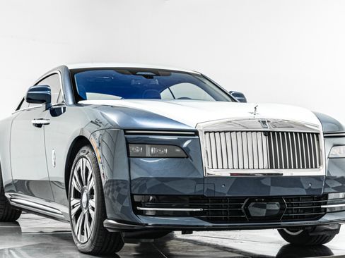 Used 2025 Rolls-Royce Spectre w/ Spectre Launch Package AWD/4WD image 3