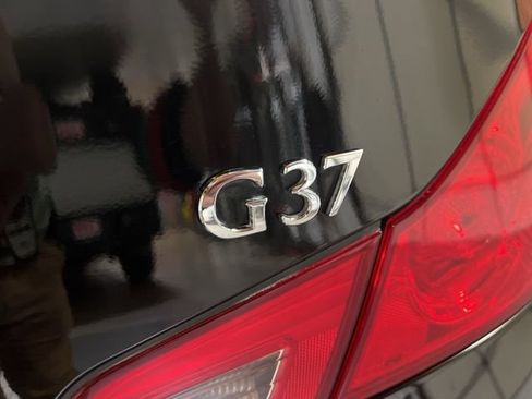 Used 2009 INFINITI G37 Journey w/ Premium Pkg image 11