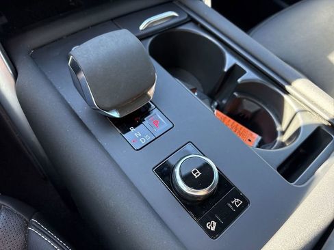 Used 2023 Land Rover Discovery S R-Dynamic image 16