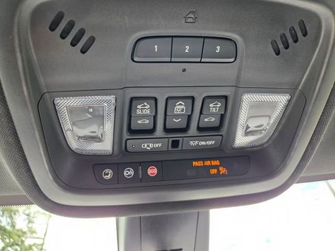 Used 2023 Chevrolet Traverse High Country FWD image 37