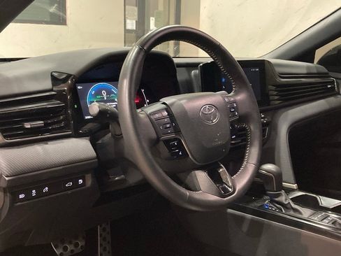 Certified 2025 Toyota Camry SE image 9