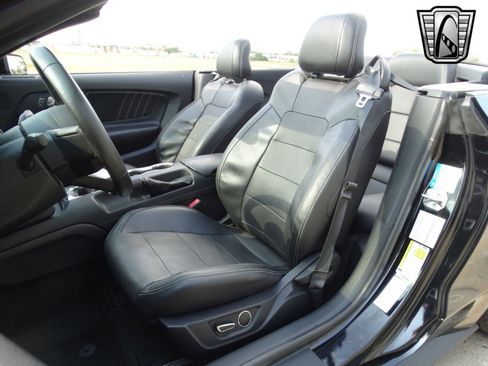 Used 2015 Ford Mustang GT Premium image 23