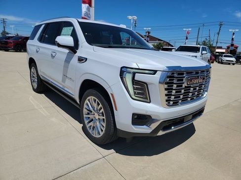 New 2026 GMC Yukon Denali w/ Sun & Power Step Package AWD/4WD image 11