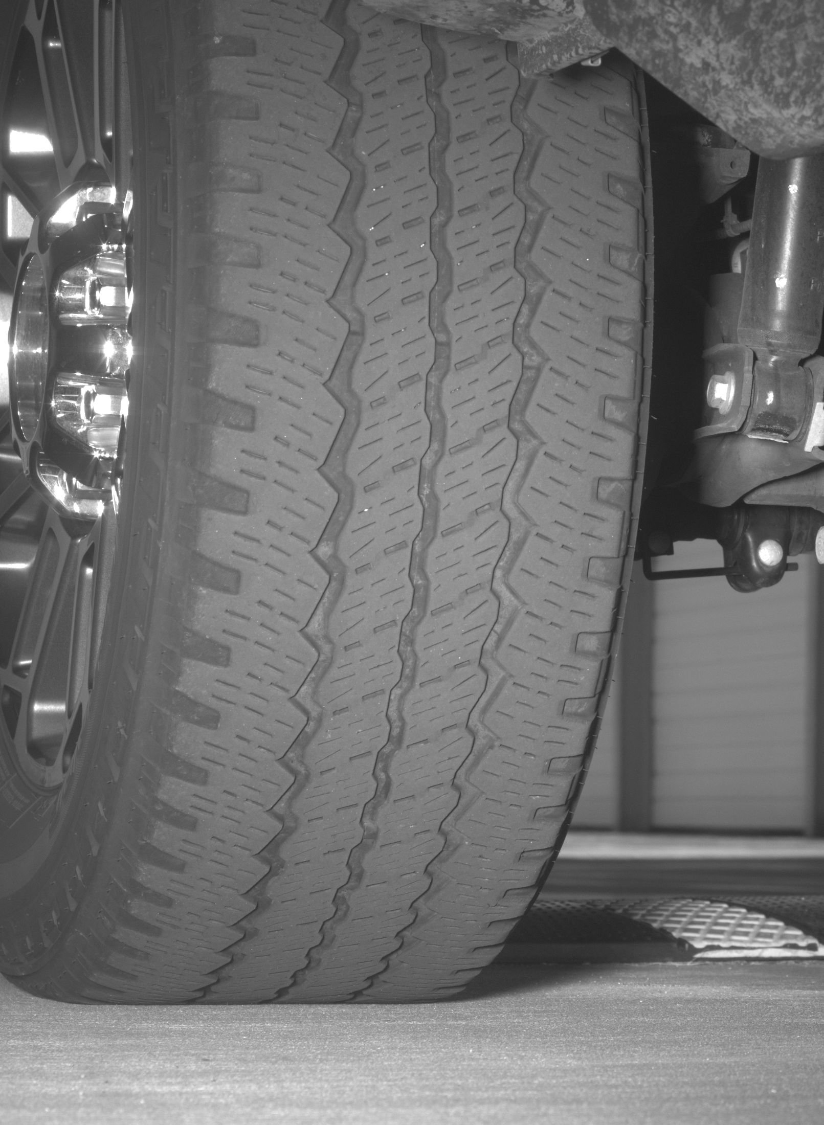 Used 2024 Ford F350 Limited w/ FX4 Off-Road Package AWD/4WD image 13