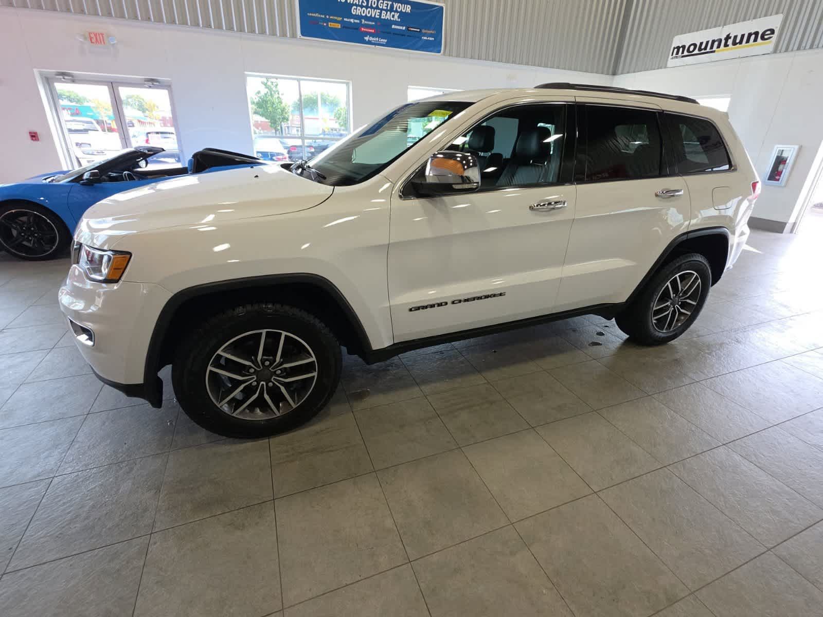 Used 2019 Jeep Grand Cherokee Limited AWD/4WD image 13