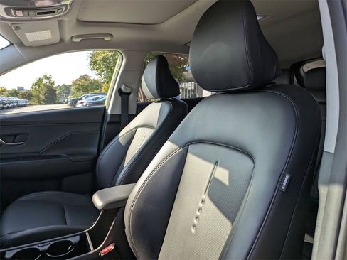 Used 2024 Hyundai Kona Limited image 15