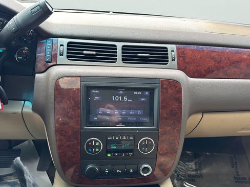 Used 2010 Chevrolet Silverado 1500 LTZ AWD/4WD image 15