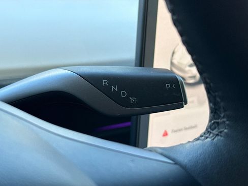 Used 2023 Tesla Model Y Performance AWD/4WD image 31
