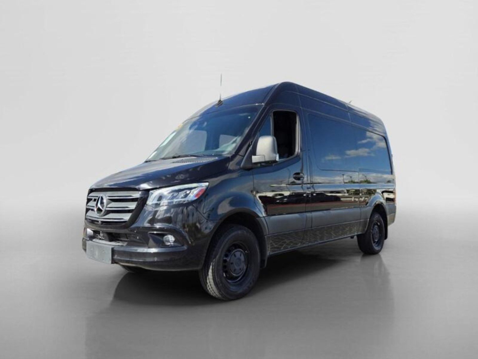 Used 2024 Mercedes-Benz Sprinter 2500 image 8