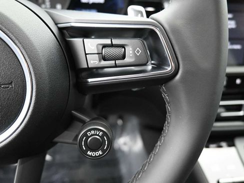 New 2026 Porsche Macan AWD/4WD image 11