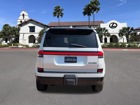 Used 2024 Lexus GX 550 w/ Accessory Package (Z1) AWD/4WD image 3