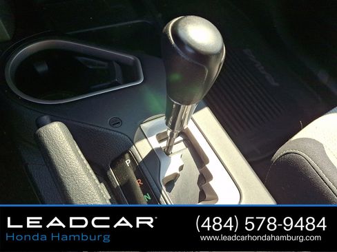 Used 2017 Toyota RAV4 XLE AWD/4WD image 16