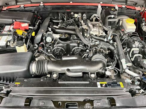Used 2021 Jeep Wrangler Unlimited Sahara AWD/4WD image 29