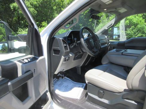 Used 2020 Ford F250 XL w/ Power Equipment Group RWD image 25