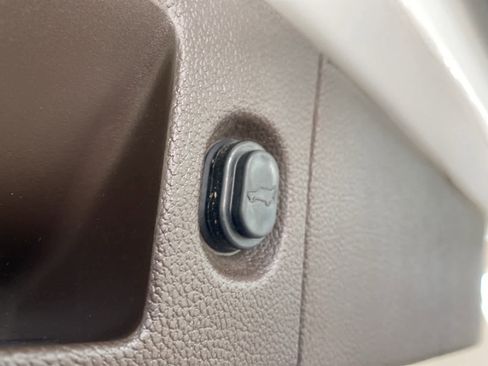 Used 2016 GMC Yukon Denali w/ Open Road Package image 31