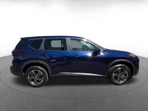 Used 2025 Nissan Rogue SV FWD image 16