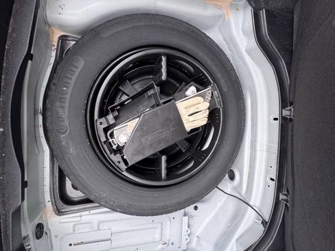 Used 2013 Mercedes-Benz C 250 Sedan image 23