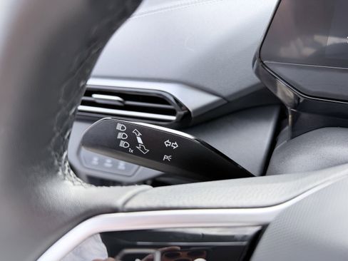 Used 2023 Volkswagen ID.4 Pro AWD/4WD image 18