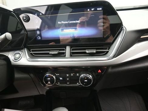 Used 2025 Chevrolet Trax ACTIV w/ Driver Confidence Package FWD image 10