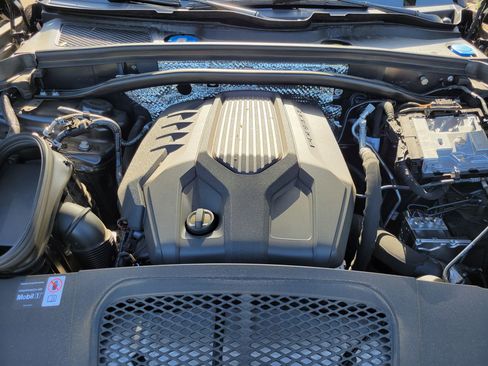 Used 2025 Porsche Macan image 35