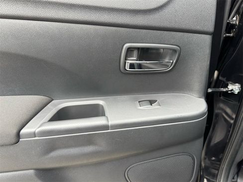 Used 2025 Mitsubishi Outlander Sport 2.0 ES image 16