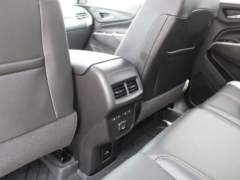 Used 2024 Chevrolet Equinox Premier AWD/4WD image 24