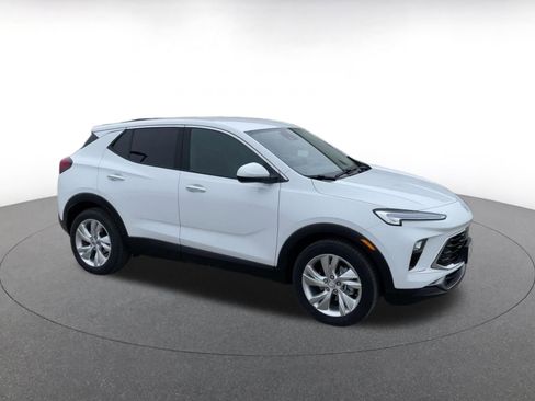 Used 2025 Buick Encore GX Preferred image 2