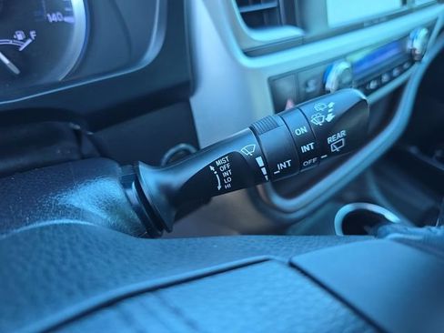 Used 2018 Toyota Highlander XLE FWD image 24