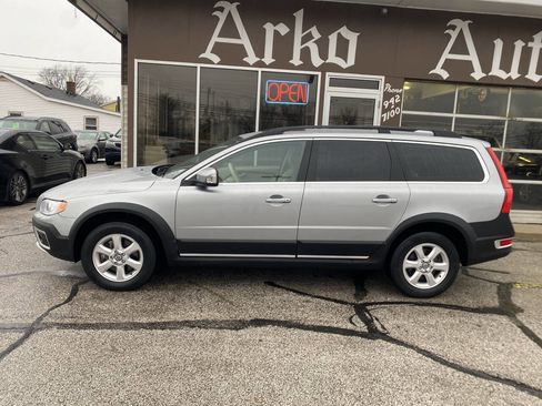 Used 2010 Volvo XC70 3.2 image 5