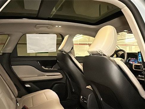 New 2025 Lincoln Corsair Reserve image 5