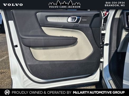 New 2026 Volvo XC40 B5 Ultra w/ Protection Package Premier image 15