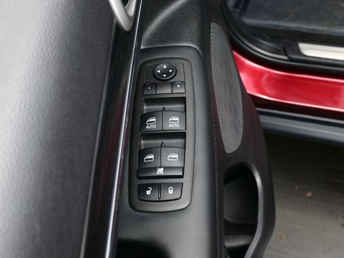 Used 2022 Jeep Grand Cherokee Limited image 10