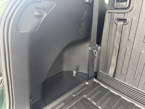 Used 2023 Toyota Highlander LE image 39