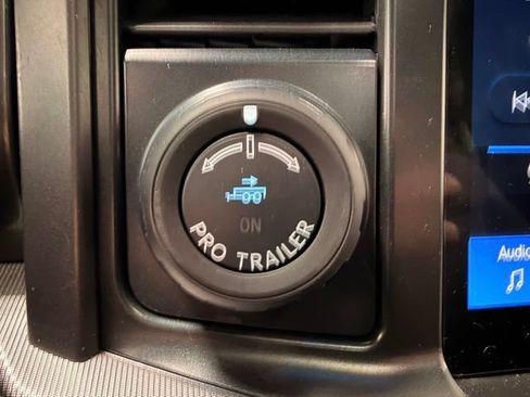 Used 2025 Ford F150 Lariat AWD/4WD image 37
