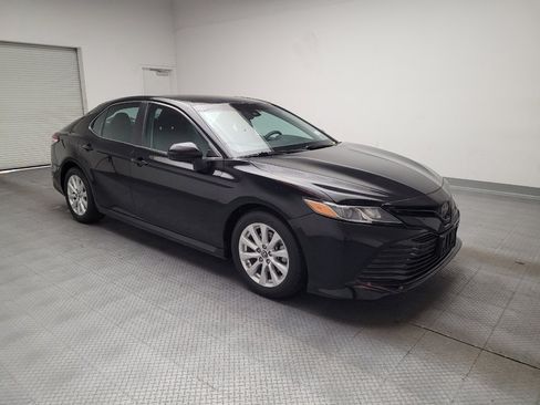Used 2018 Toyota Camry LE FWD image 11