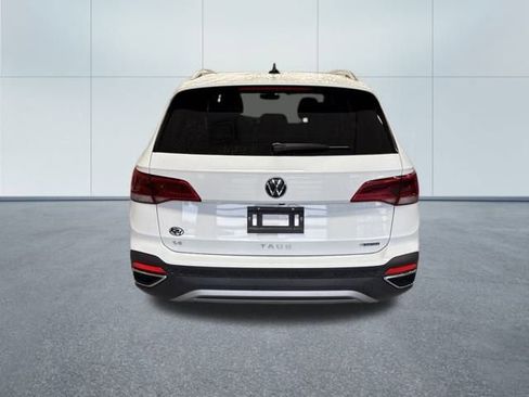 Used 2024 Volkswagen Taos SE image 5