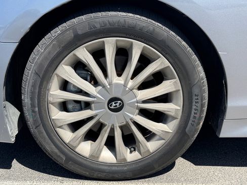 Used 2015 Hyundai Sonata Limited w/ Option Group 06 FWD image 6