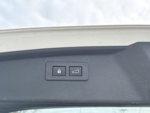 Used 2022 Subaru Outback Limited XT w/ Popular Package #2 image 16