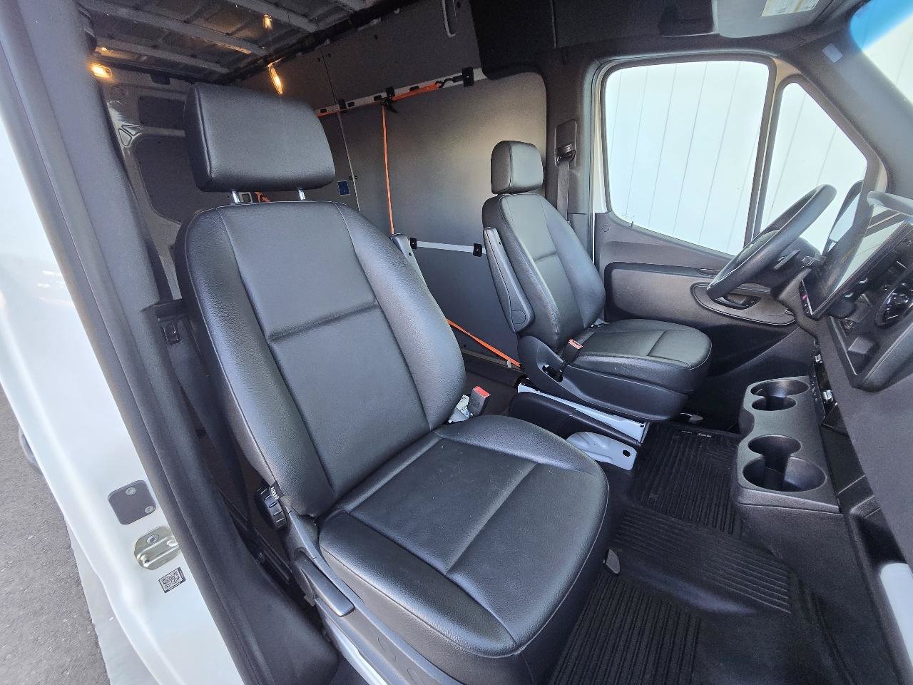 Used 2022 Mercedes-Benz Sprinter 2500 image 43