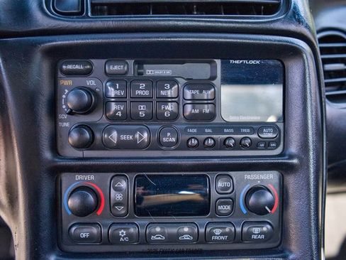 Used 2003 Chevrolet Corvette Convertible w/ Preferred Equipment Group1 image 46