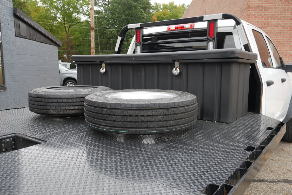 Used 2025 RAM 5500 Tradesman w/ Chrome Appearance Group AWD/4WD image 8
