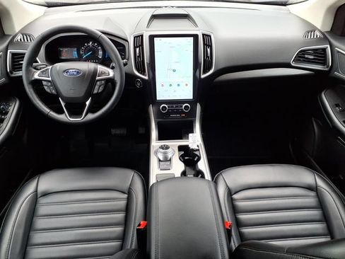 Certified 2024 Ford Edge SEL w/ Convenience Package AWD/4WD image 11