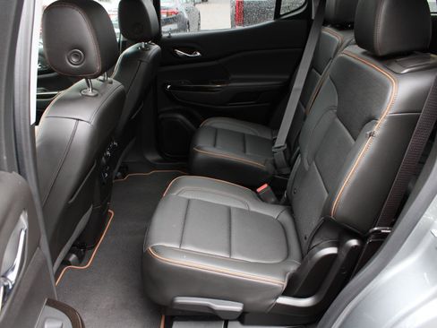Used 2023 GMC Acadia AT4 AWD/4WD image 18