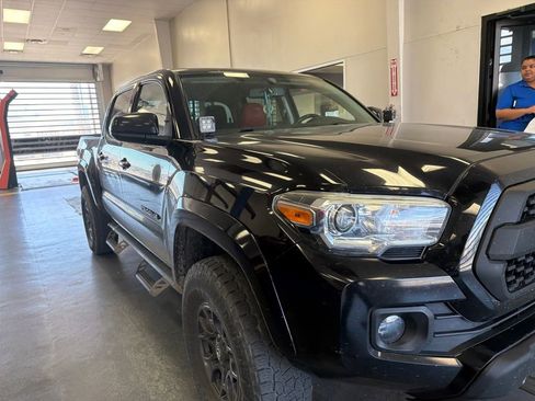 Used 2017 Toyota Tacoma SR5 w/ Tow Package AWD/4WD image 1