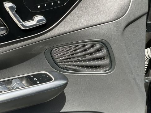Used 2024 Mercedes-Benz GLC 300 image 23