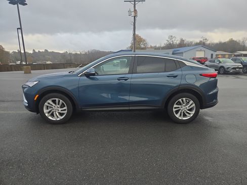 Used 2024 Buick Envista Preferred w/ Advanced Safety Package image 7