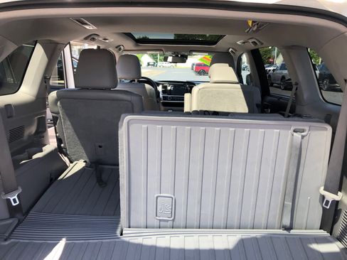 Used 2015 Toyota Highlander Limited Platinum AWD/4WD image 31