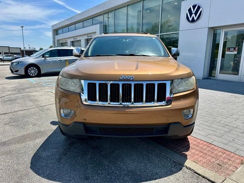Used 2011 Jeep Grand Cherokee 70th Anniversary AWD/4WD image 2