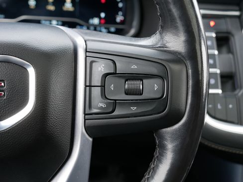 Used 2023 GMC Yukon SLT image 30